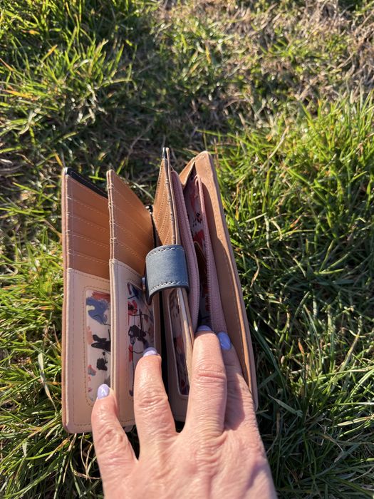 Голям портфейл Anekke