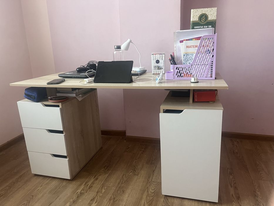 Офисный стол, сабақ оқитын парта  3 тумбочки бар өте сапасы жақсы