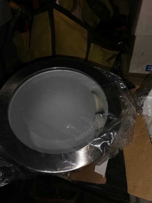 Продавам осветителни тела