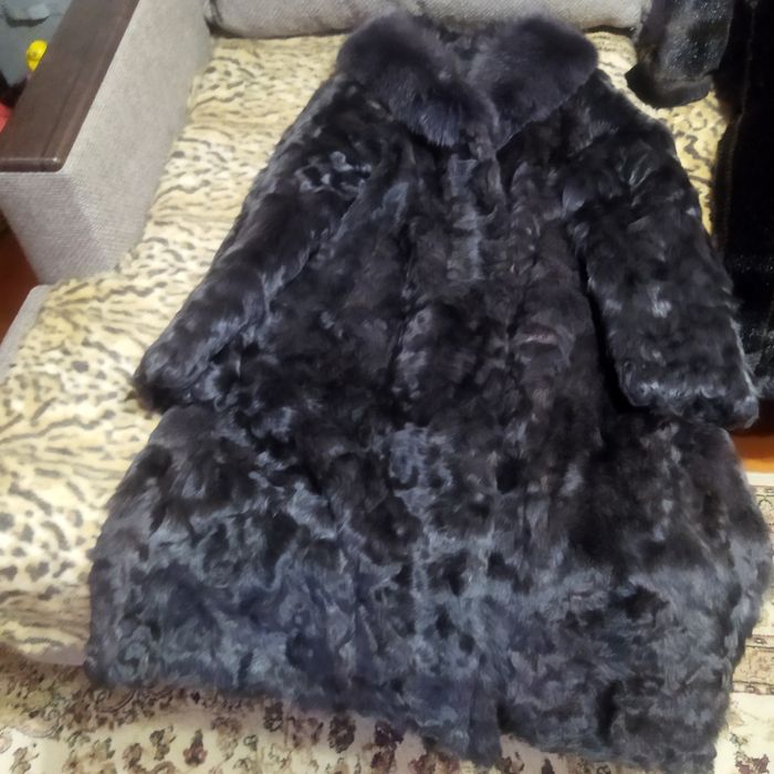 Срочно продам верхнюю одежду