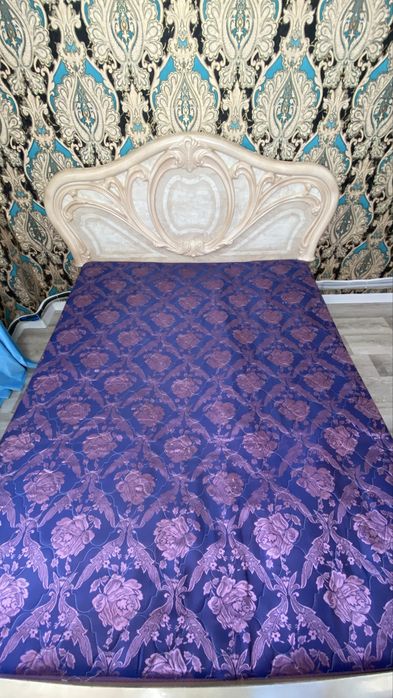 Кровать двуспальная