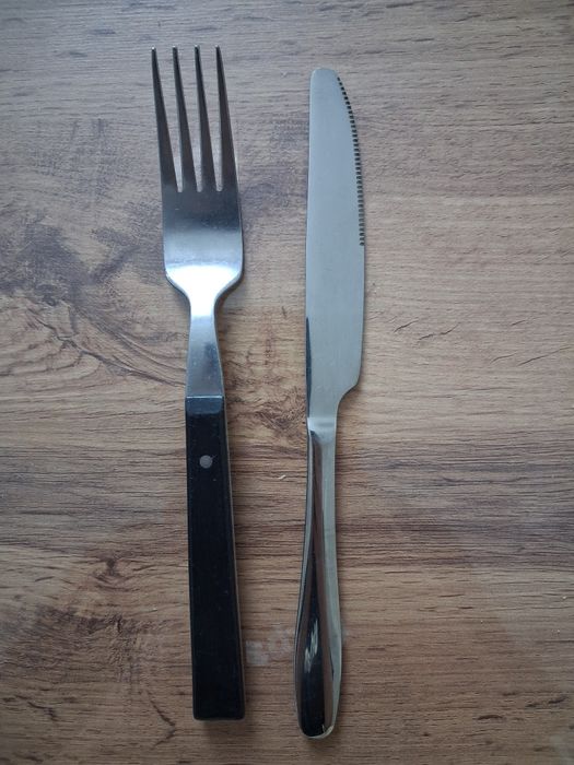 Продам столовые приборы