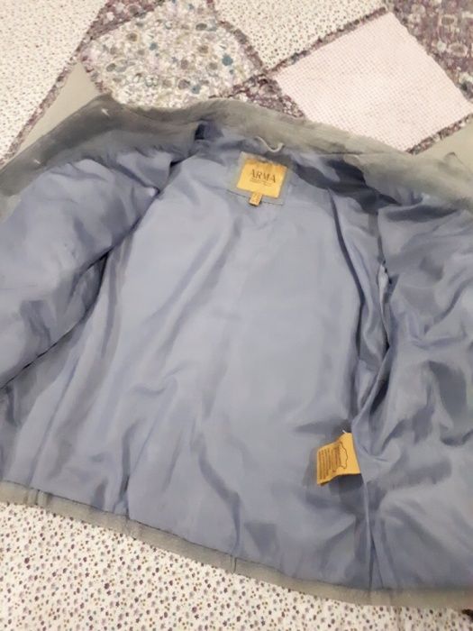 Женская кожаная куртка продается