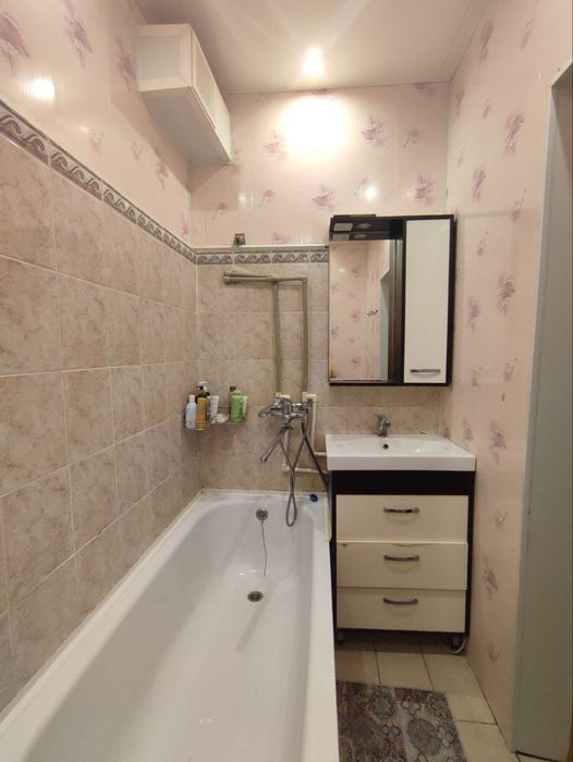 Продам 3х ком. Ка. Жукова 2