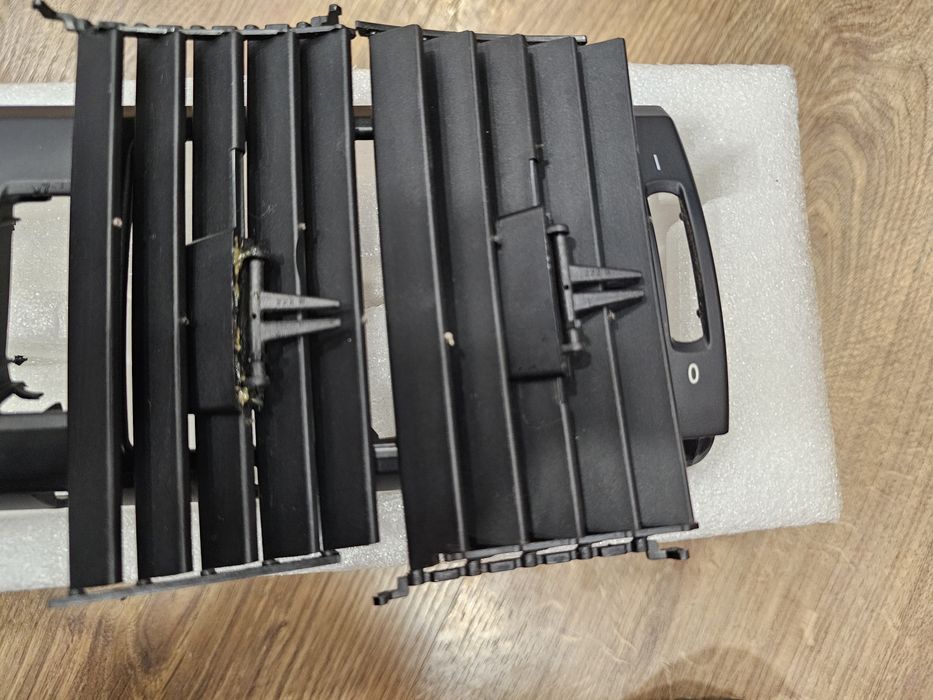 Решетка воздуховода оригинал BMW X5 E70