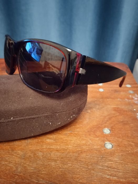 очки солнцезащитные