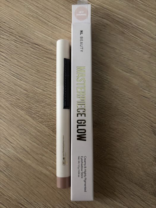 NL beauty стик сенки за очи + подарък