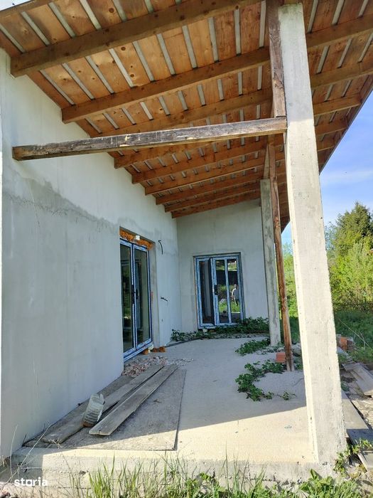 Vând casă  nouă  la 1.5  km de Auchan,    Labusesti