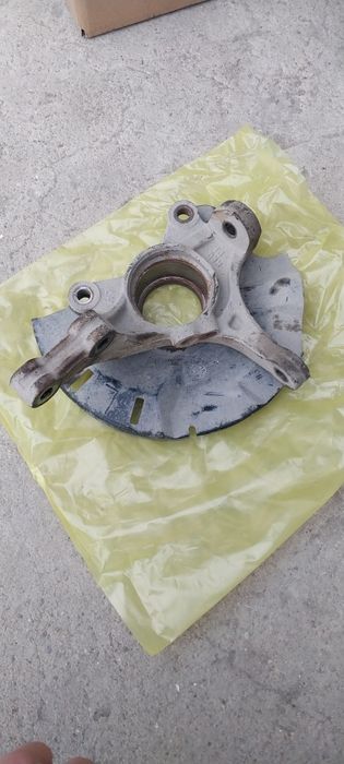 Цапфа передный левый KIA RIO