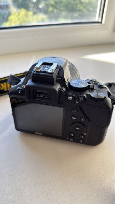 Nikon D3500 + kit 18-55 VR AF-P