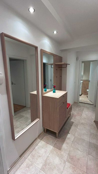 отдава под наем 3-стаен апартамент на "5-те кюшета", гр. София