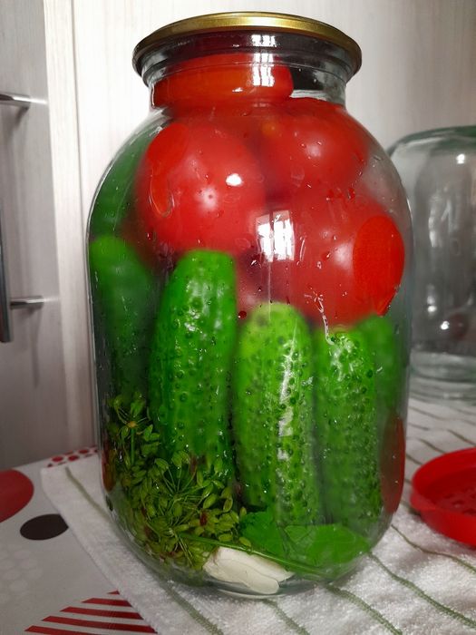 Огурцы консервированные. Дачные.