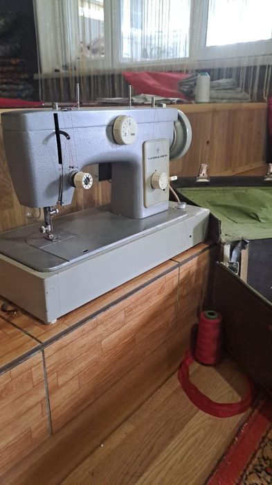 Срочно швейная машина