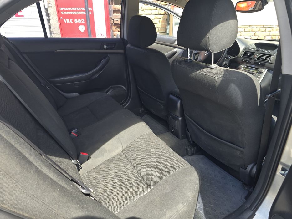 Toyota avensis 1.8 gaz