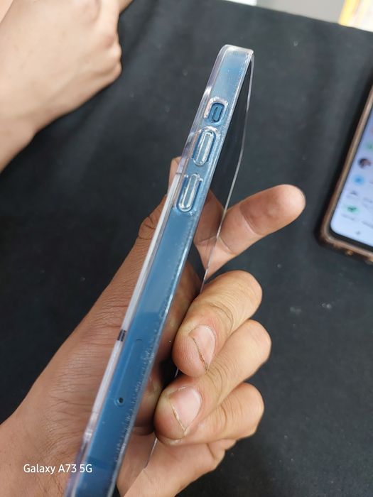 iPhone 13 заблокированный