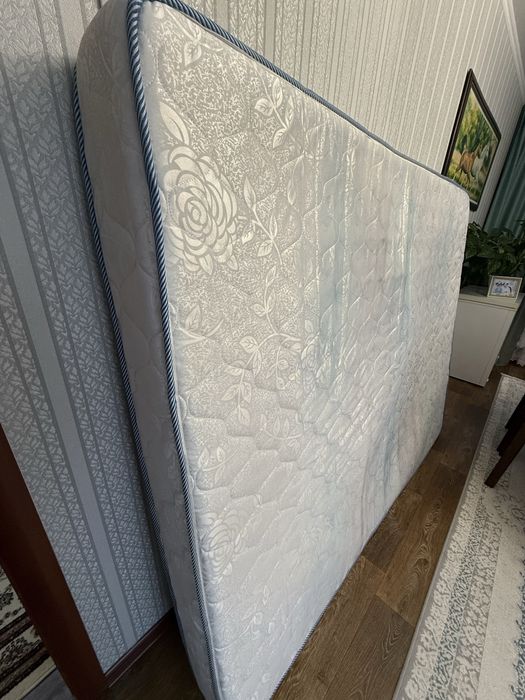 Продам матрас 160/200