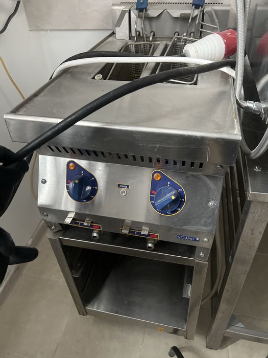 профессиональная фритюрница марки Abat