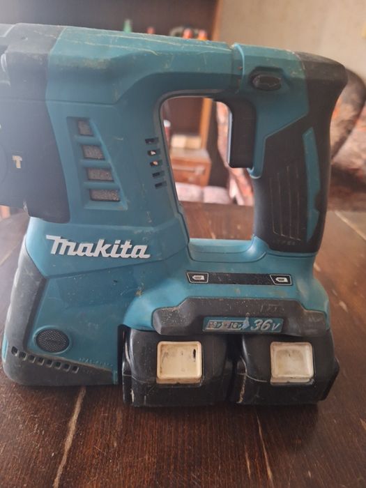 Makita DHR264  .