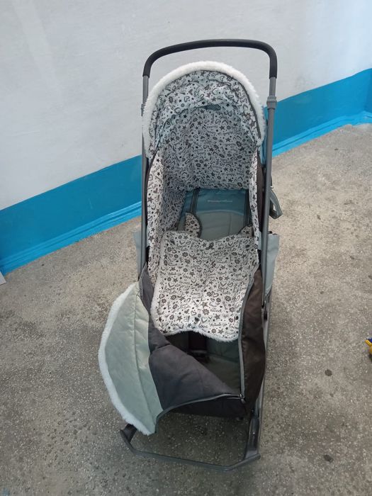 продам санки в хорошем состоянии, с колесами