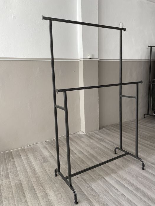 Вешало для одежды.