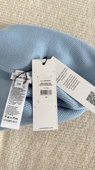 Caciula Calvin Klein noua originala