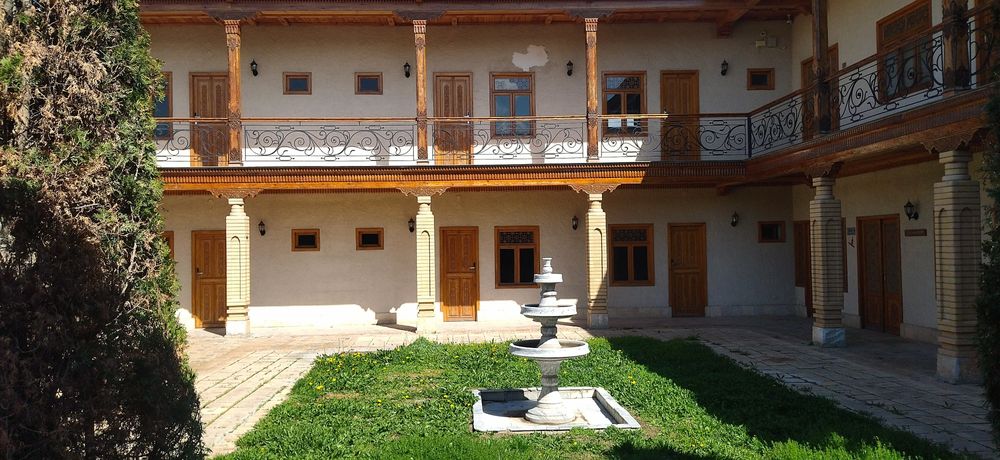 Узбекистанская.19-соток.Срочно продаётся Гостиница.