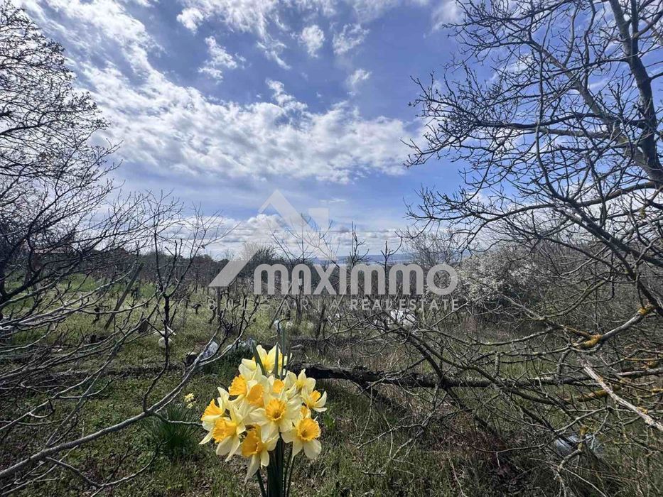 Парцел в Варна-м-т Планова площ 1140 цена 95000