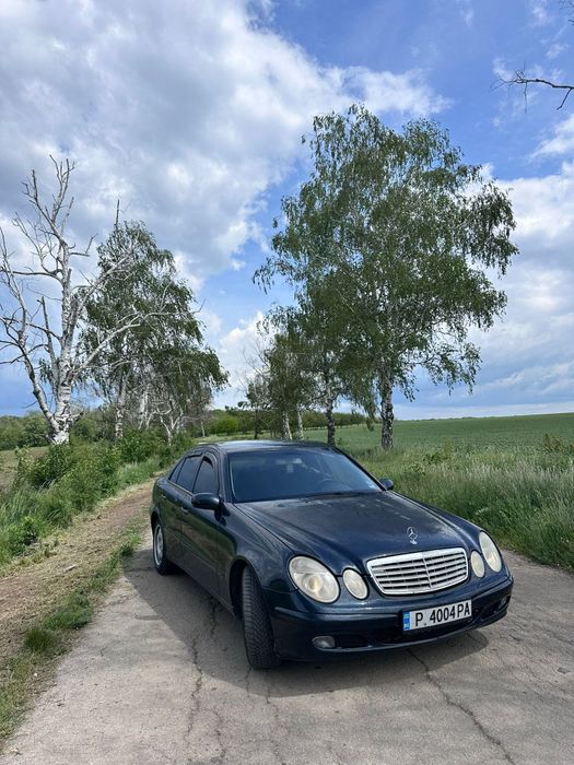 Продавам Mercedes w211