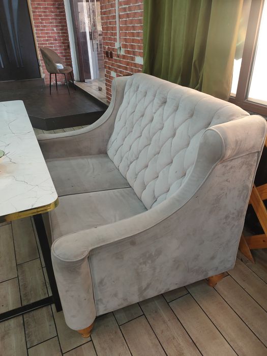 Диван б.у сатылады кафеде колданылган