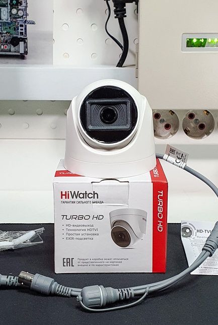 HiWatch DS-T283(B) Аналоговая