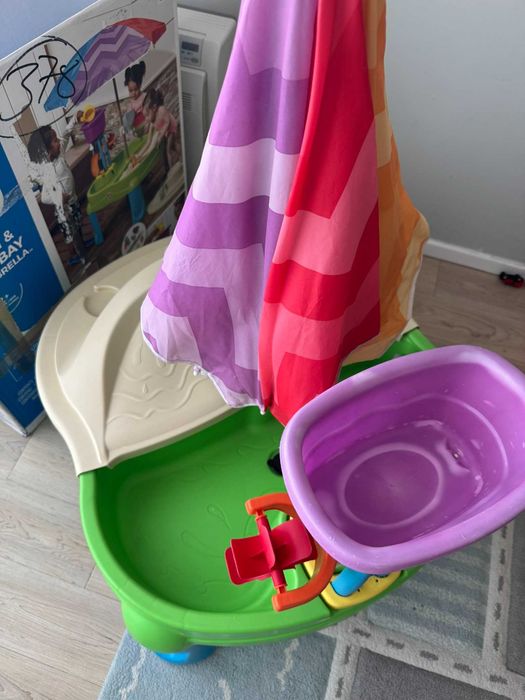 Step2 Splash & Scoop Bay с чадър – водна маса за игра, комплект с аксесоари