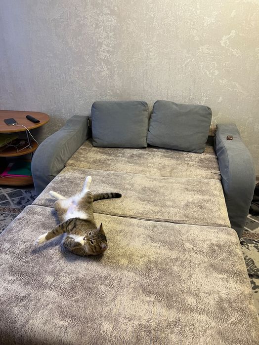 Продам б/у диван