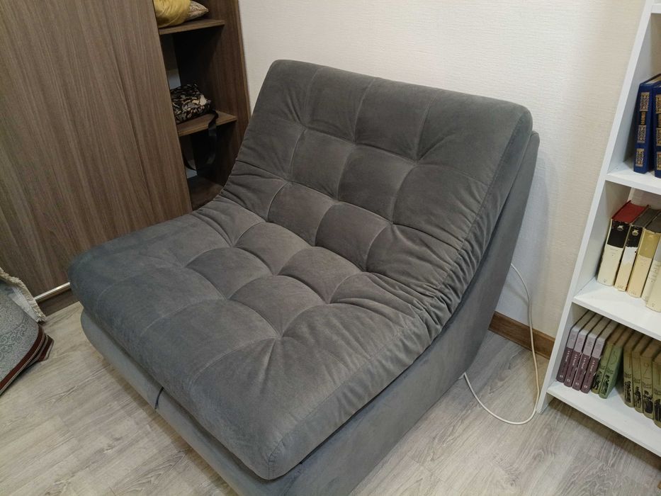 Продам комплект мягкой мебели