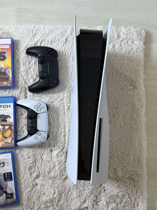 Playstation 5 Disc Edition + 2 manete + 6 jocuri