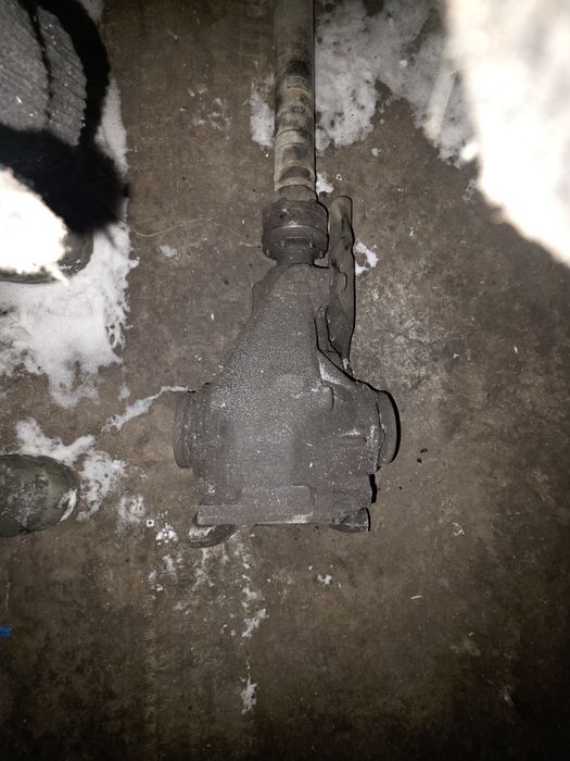 Продам редуктор с карданом