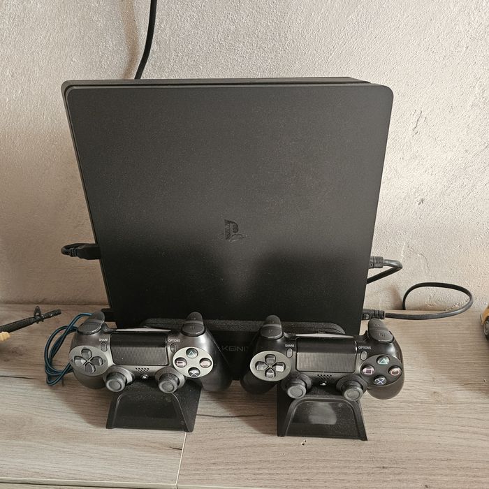 De vanzare Playstation 4