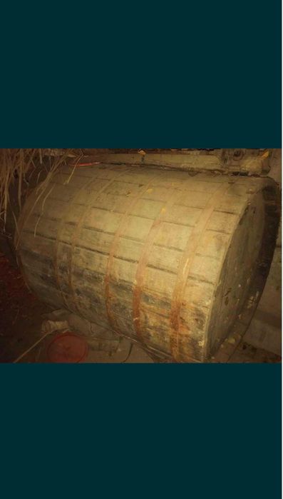 Vand cada pentru vin 1400 litri