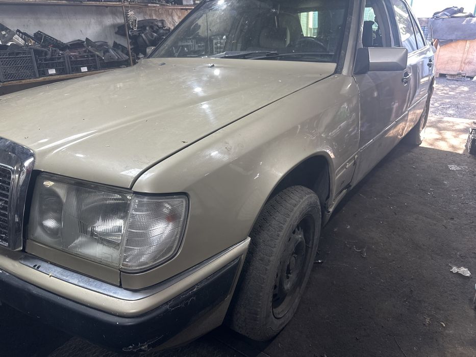 Запчасти на мерседес 124, с220