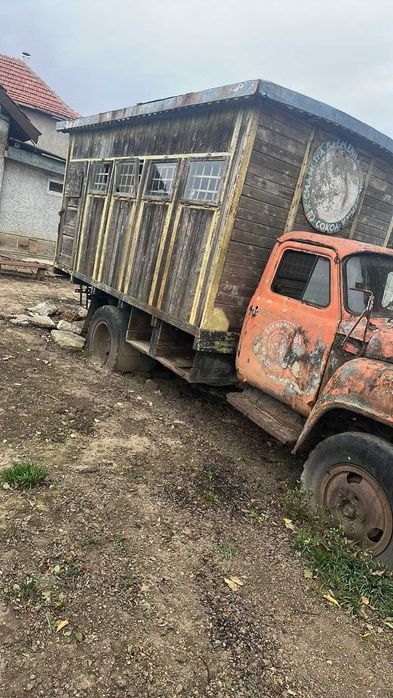 Продавам фургон, върху камион