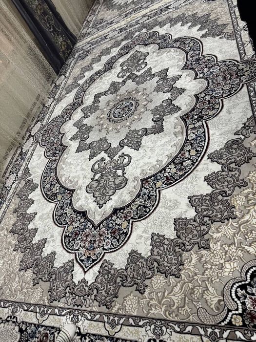 Ikkita bir xil gilam