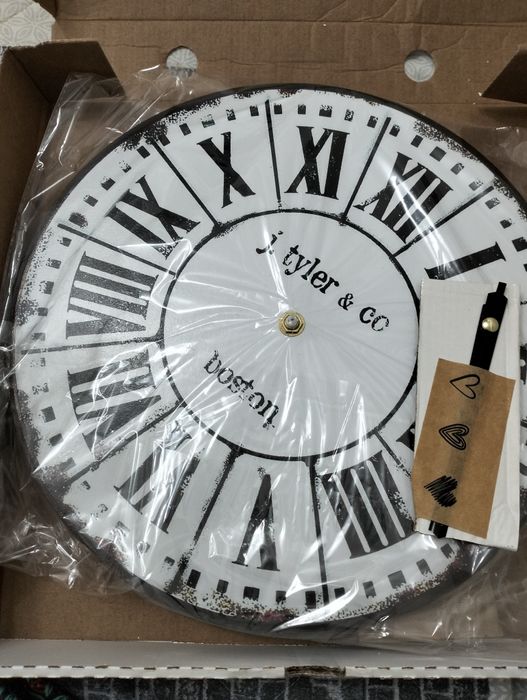 Продам новые часы