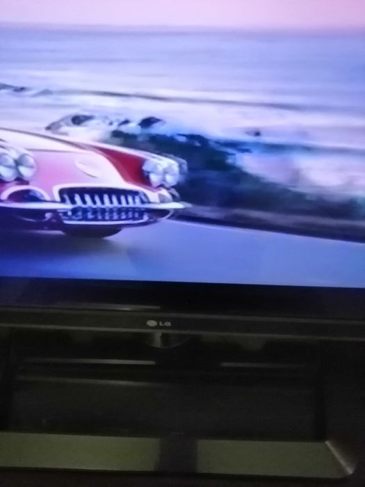 Телевизор LG продам.