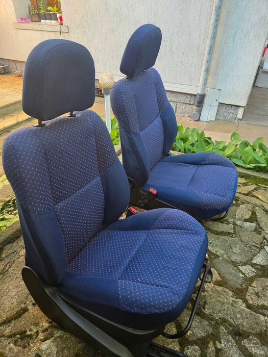 Предни седалки Mitsubishi Pajero Pinin