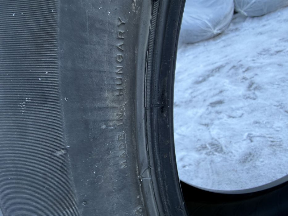 Продам резину 285 45 r21