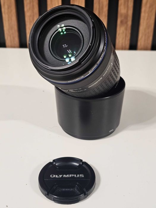 Obiectiv Olympus Digital 70-300mm ED cu Lens Hood LH61E