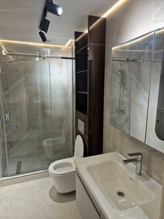 3 хонали евро квартира сотилади ор:р Бухара сити