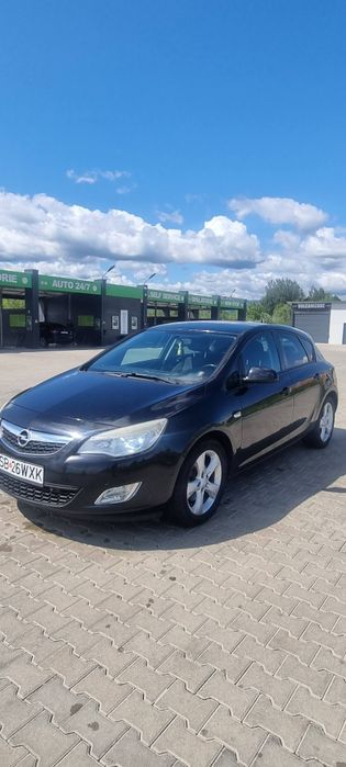 Opel astra j  2012