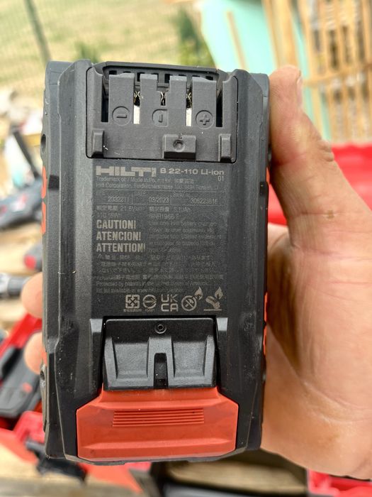 Комплект 3 машини HILTI с три батерии в куфар