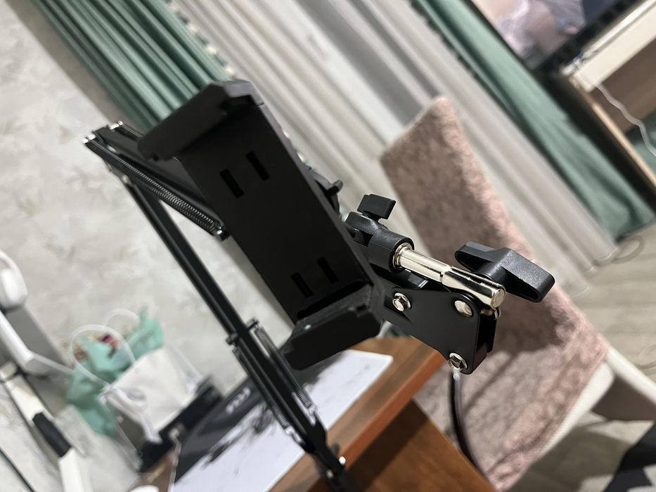 Кранштейн для телефон и планшет