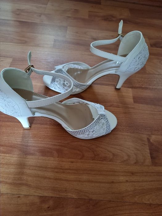 Sandale de mireasă